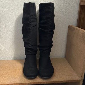 Knee high boots black